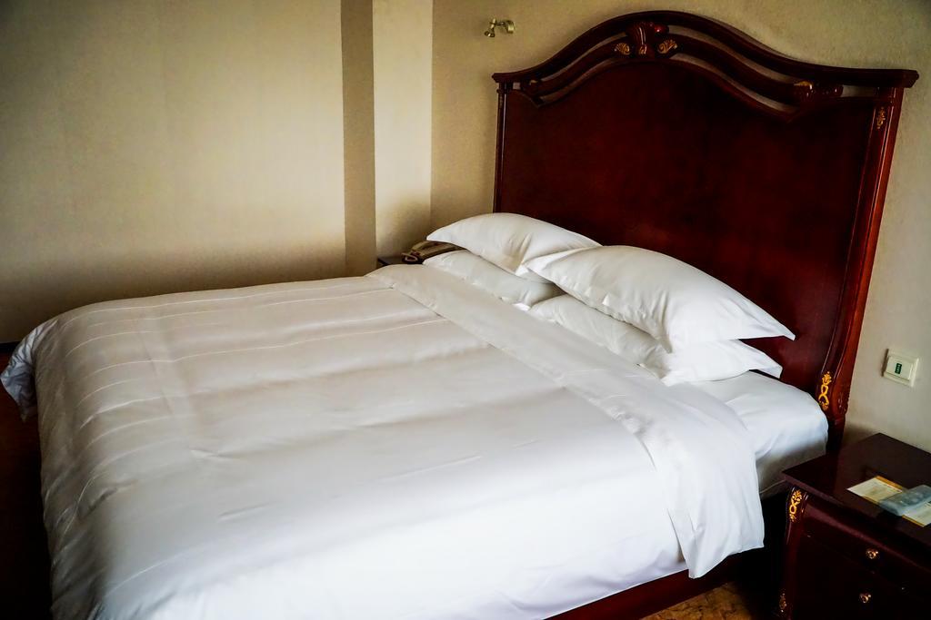 Chengdu Grand Hotel Exterior photo